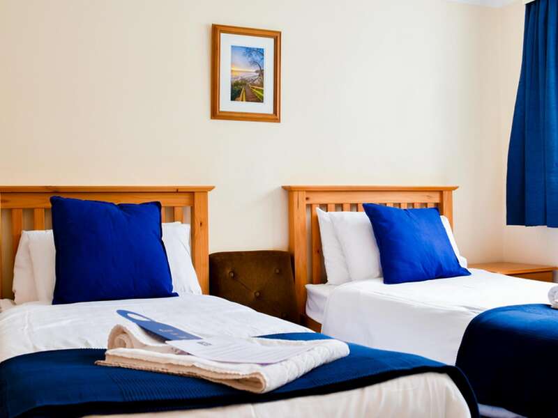 Standard Twin Room En-suite with shower